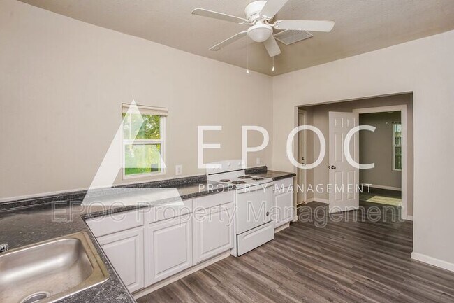 Photo - 2402 Summer Ave