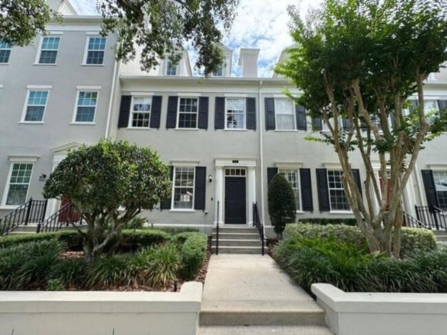 Building Photo - 4 Bedroom fully renovated Townhome in the Main Village of Celebration