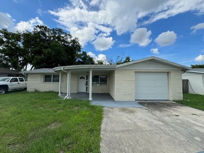 Building Photo - This cozy 2 bedroom 1 bath home in Holiday!