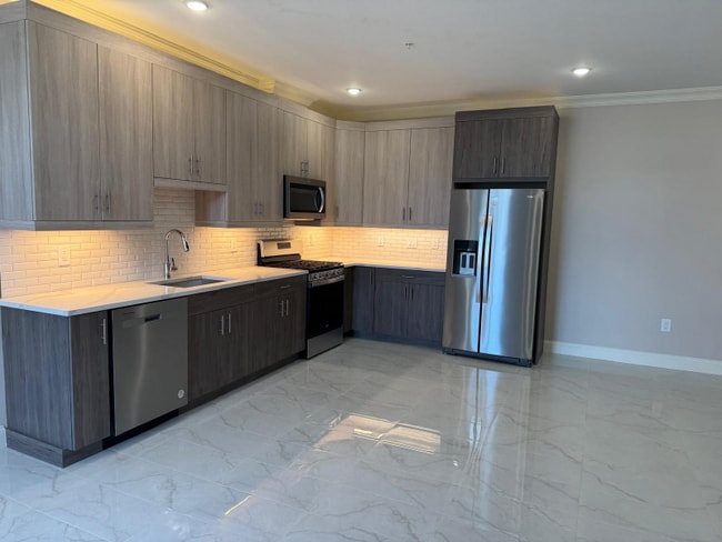 Photo - 580 North Ave Unidad 206