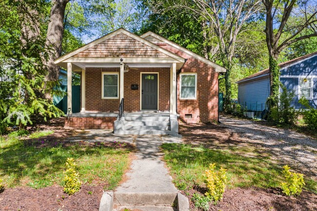 Gorgeous 3/2 Renovation in Downtown Raleig... - Gorgeous 3/2 Renovation in Downtown Raleig... House