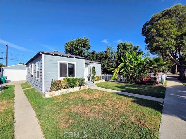 5589 Lemon Ave
