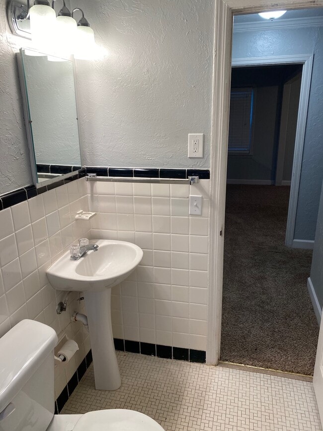 Traditional bathroom