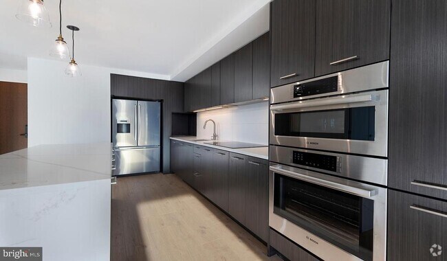 Building Photo - 4710 Elm St Unit 2B-E-1014 Rental