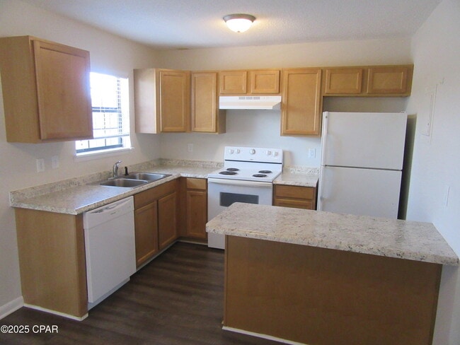 Photo - 2750 W 12th St