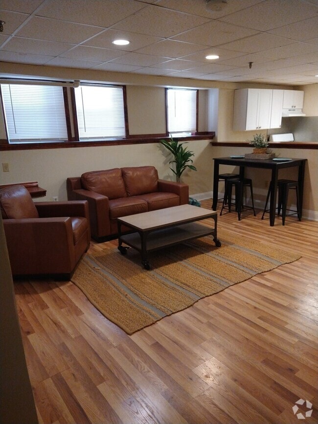 Building Photo - 182 Saint Paul St Rental