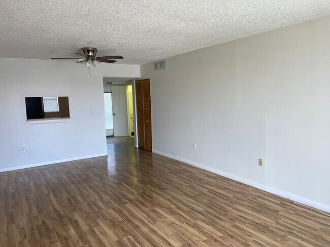 Photo - 1820 N Lauderdale Ave Unit 3411