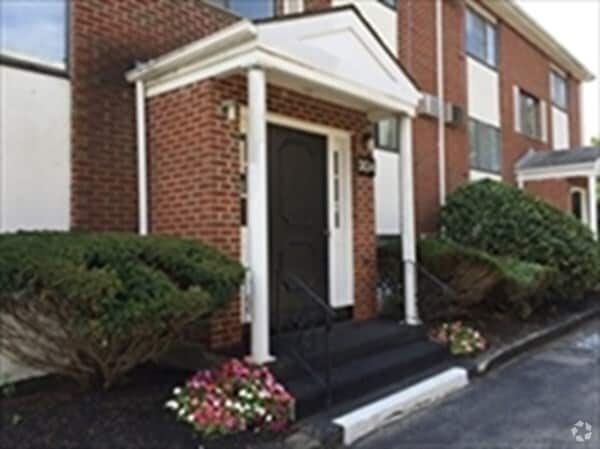 Building Photo - 30a Colonial Dr Unit 3 Rental