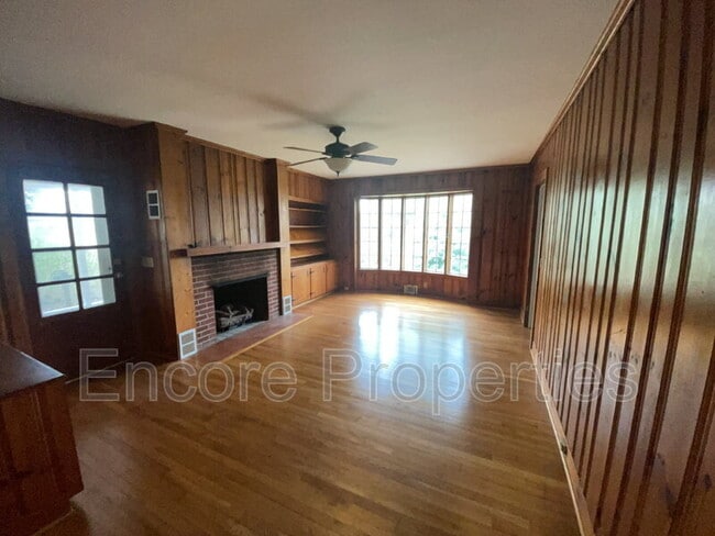 Photo - 2032 N Main St