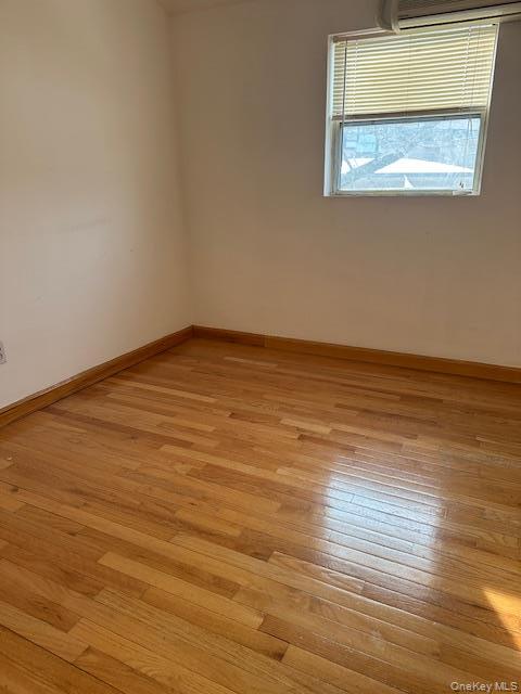 Photo - 209-38 46th Rd