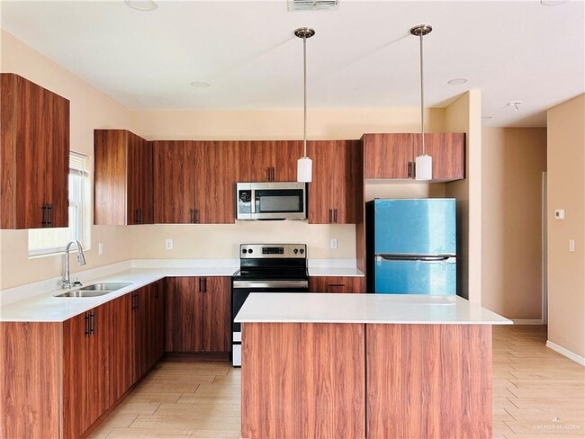 Photo - 11 W Driftwood St Unidad 3