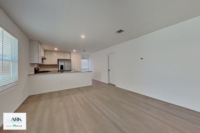 4125 Waterfall Cv