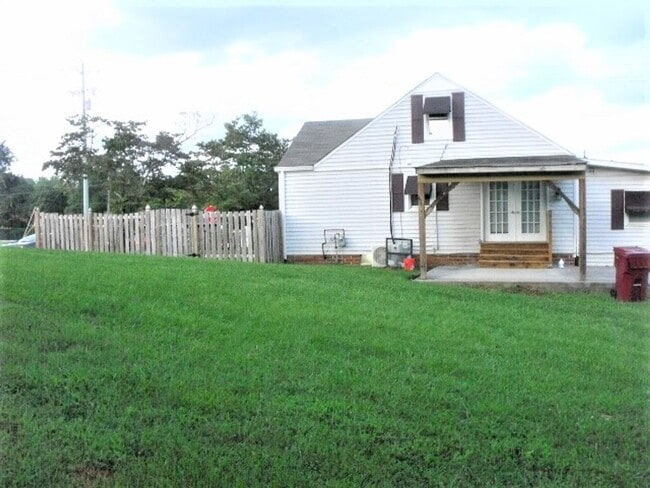 Photo - THIS COULD BE YOUR NEW HOME, BUSINESS, OR BOTH!
