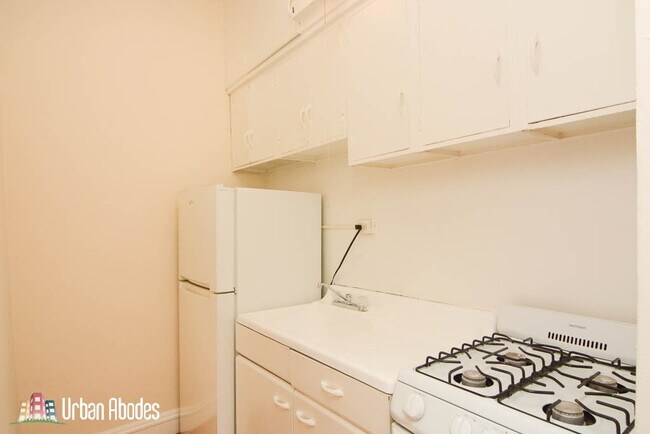 Photo - 4627 N Paulina St Unit J04W