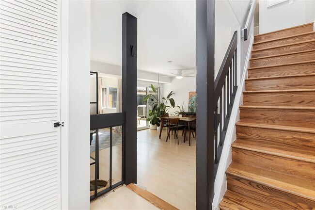 Photo - 3 br, 1.5 bath Townhome - 11247 Snowflake ...