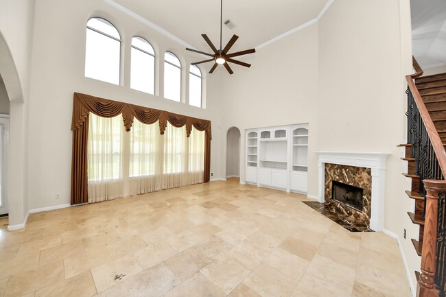 Photo - 2218 Longspur Ln