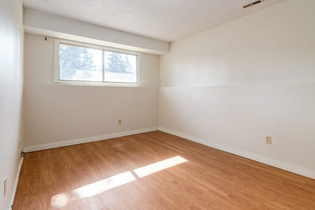 Photo - Ingram House