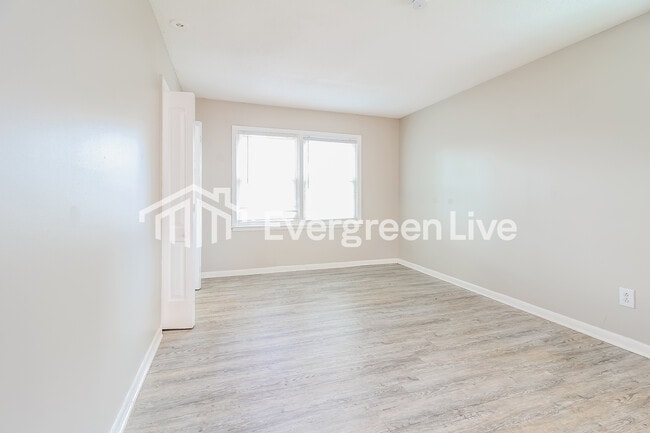 Photo - 614 Pine Hill Dr