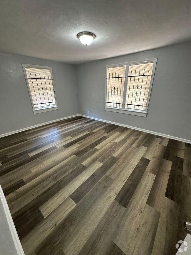 Building Photo - Fully renovated 2/1 single family residenc... Rental