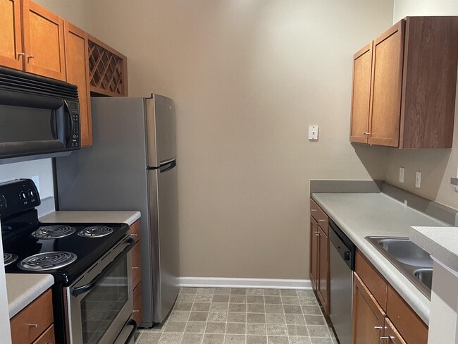 Photo - 770 Walker Square