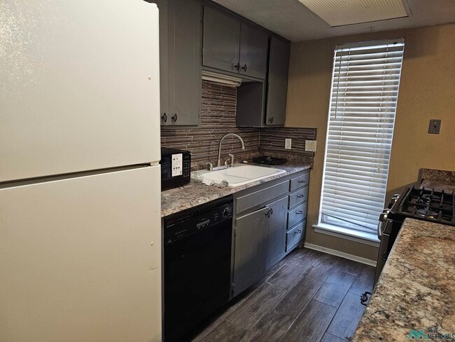 Photo - 1504 Layton Ct