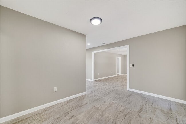 Photo - 7814 Pin Oak Dr