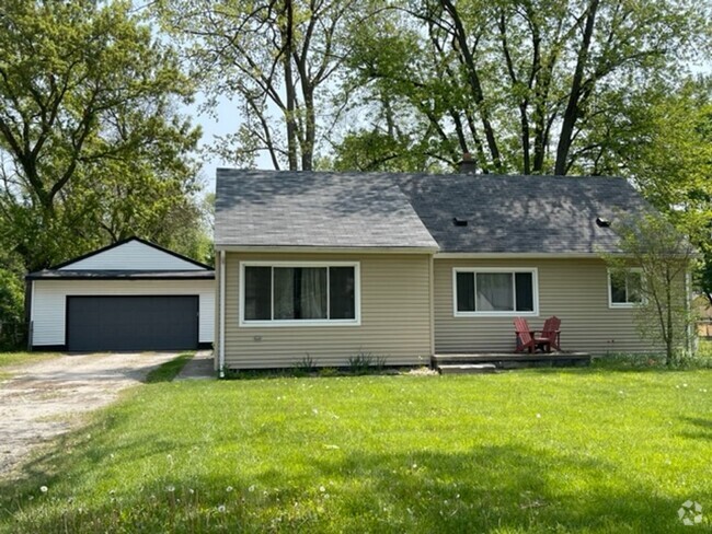 Building Photo - ADORABLE 3 BED 1.5 BATH BUNGALOW -----DEER... Rental