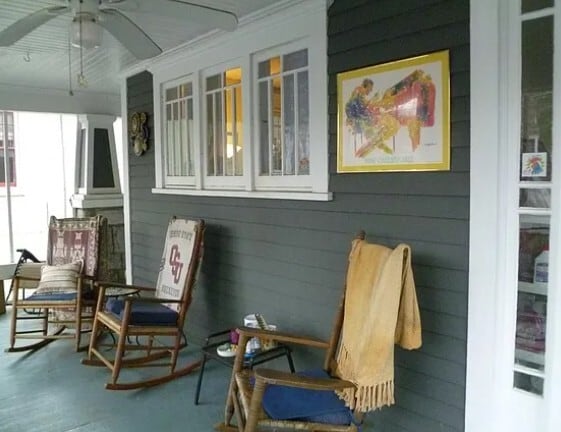 Front Porch - 974 N Highland Ave NE Unit 2