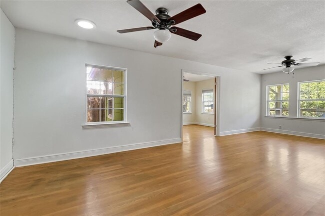 Photo - 1706 Maple Ave