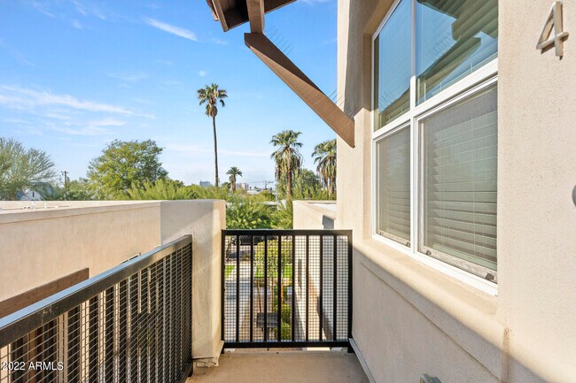 Photo - 2245 N Dayton St Unit 4