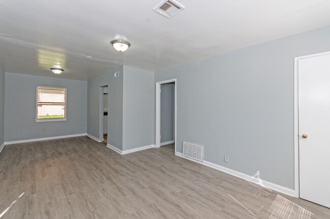 Photo - 1024 Grenada Dr