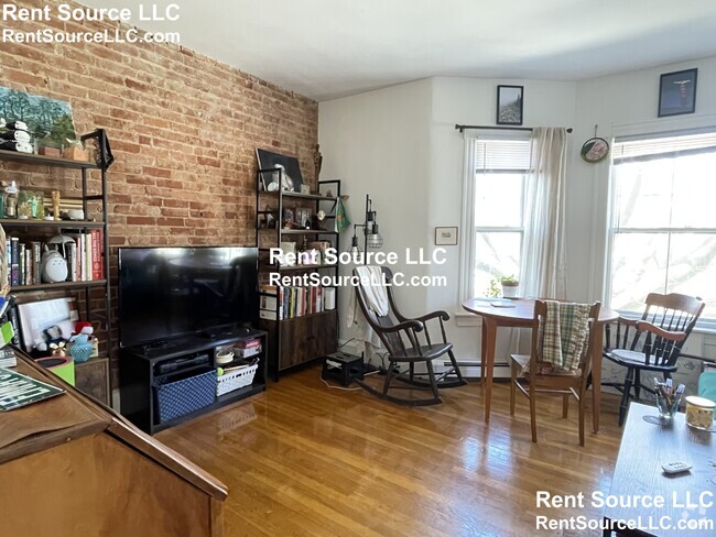 Building Photo - 248 Brookline St Unit 2 Rental