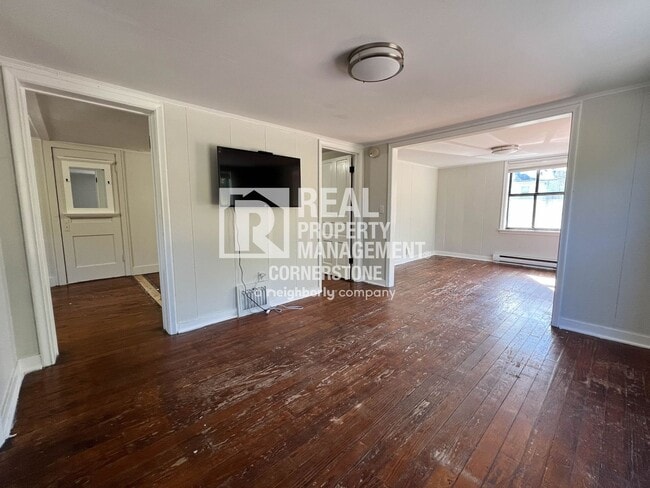 Building Photo - 2423 Parkview Ave Unit B