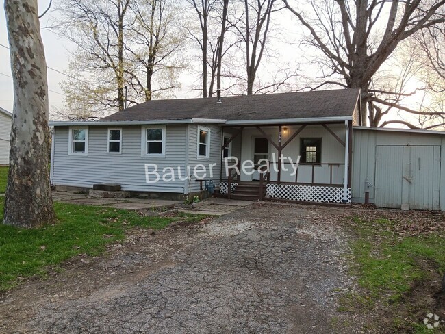 Building Photo - Two Bedroom in Crestview Local Schools Rental