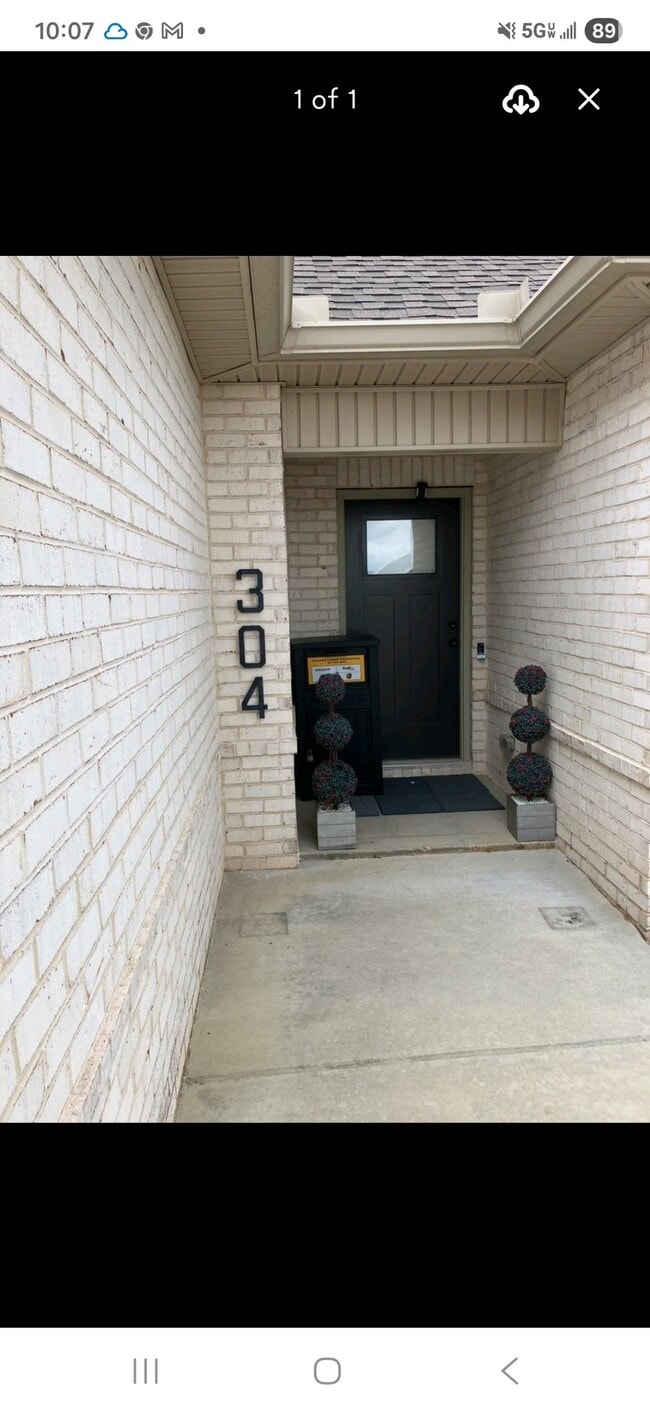 304 Creek Ridge Dr
