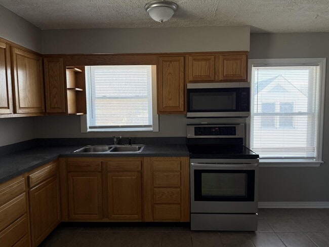 Photo - 1733 Bachmann Dr Unit Apt 2
