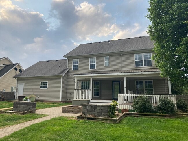 Photo - 564 Sunningdale Way