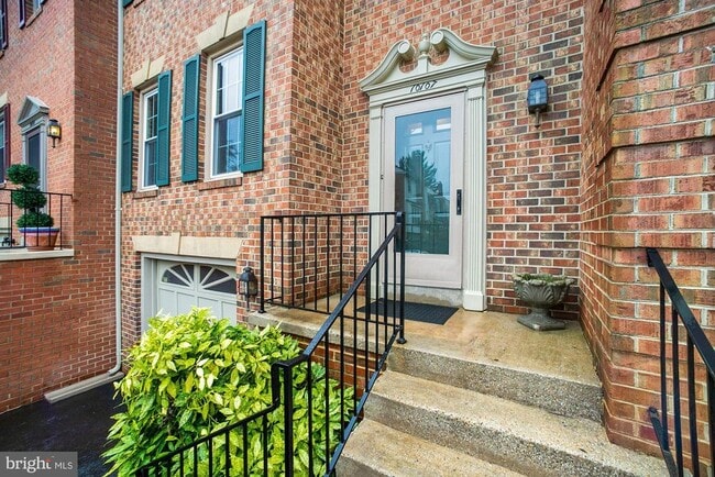 Building Photo - 10107 Galsworthy Pl