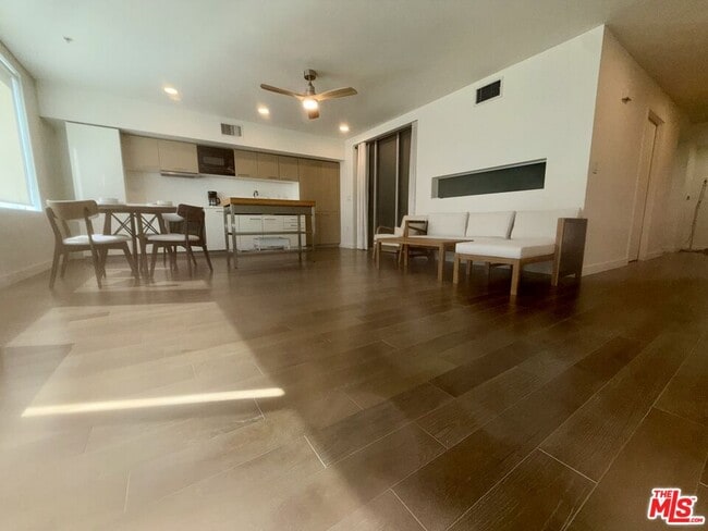 Photo - 901 Flower St Unit 613