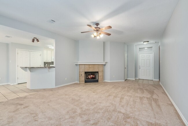 Photo - AVAILABLE AUGUST 2026 - Charming 3 bed/ 2 ...