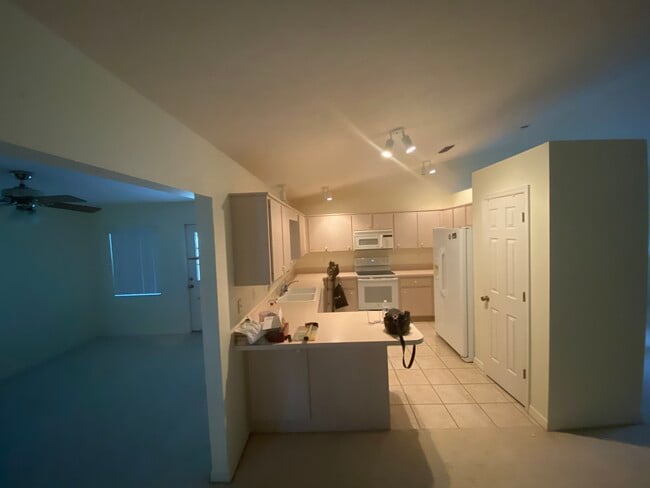 Photo - 155 Lincoln Rd NW