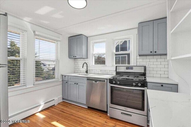Photo - 1708 A St