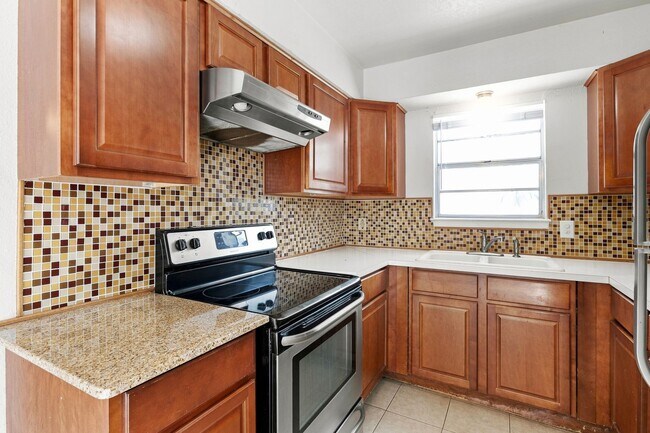 101/103 Lockhart St.