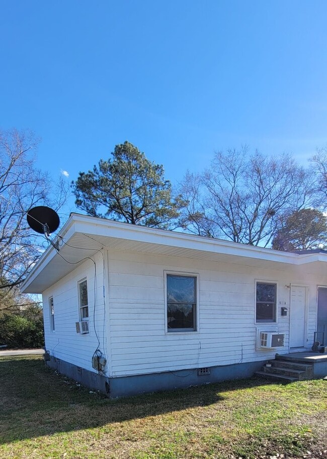 Building Photo - 2 bedroom 1 bath house in New Bern