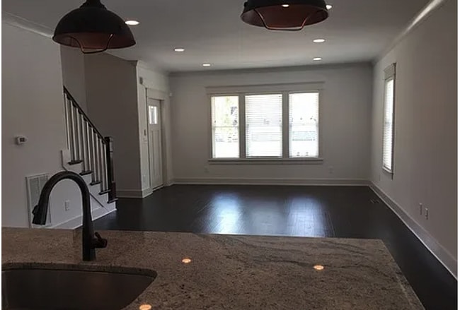 2 bed/2.5 bath in the Nations!