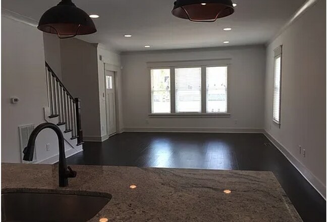 Photo - 2 bed/2.5 bath in the Nations!