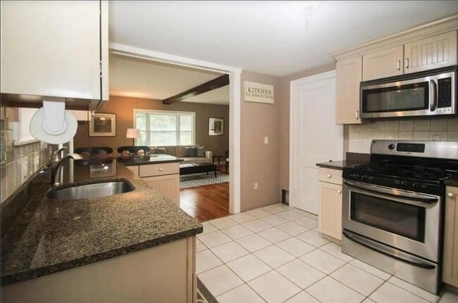 12 Wood Creek Rd