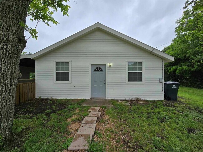 Photo - 125 E 2nd St House