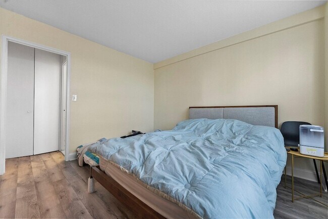 Photo - 201 St Pauls Ave