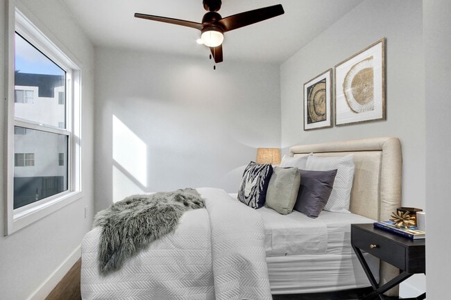 Photo - 161 S Burlington Ave Unidad 1